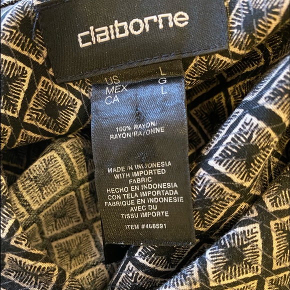 Claiborne Mens Short sleeve Shirt with front pocket - Picture 7 of 7